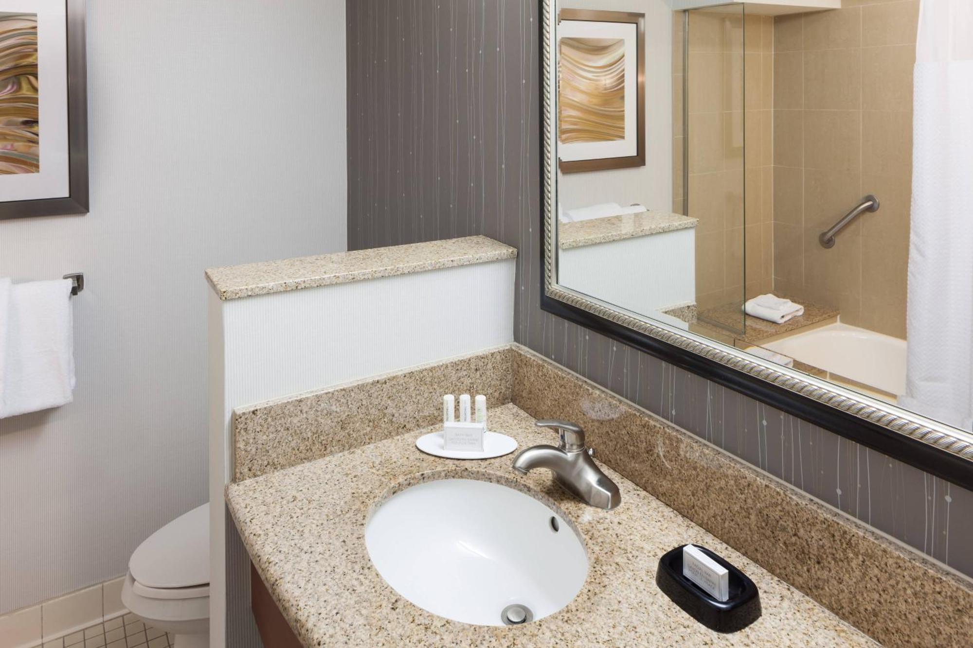 Courtyard By Marriott Miami At Dolphin Mall Sweetwater Esterno foto