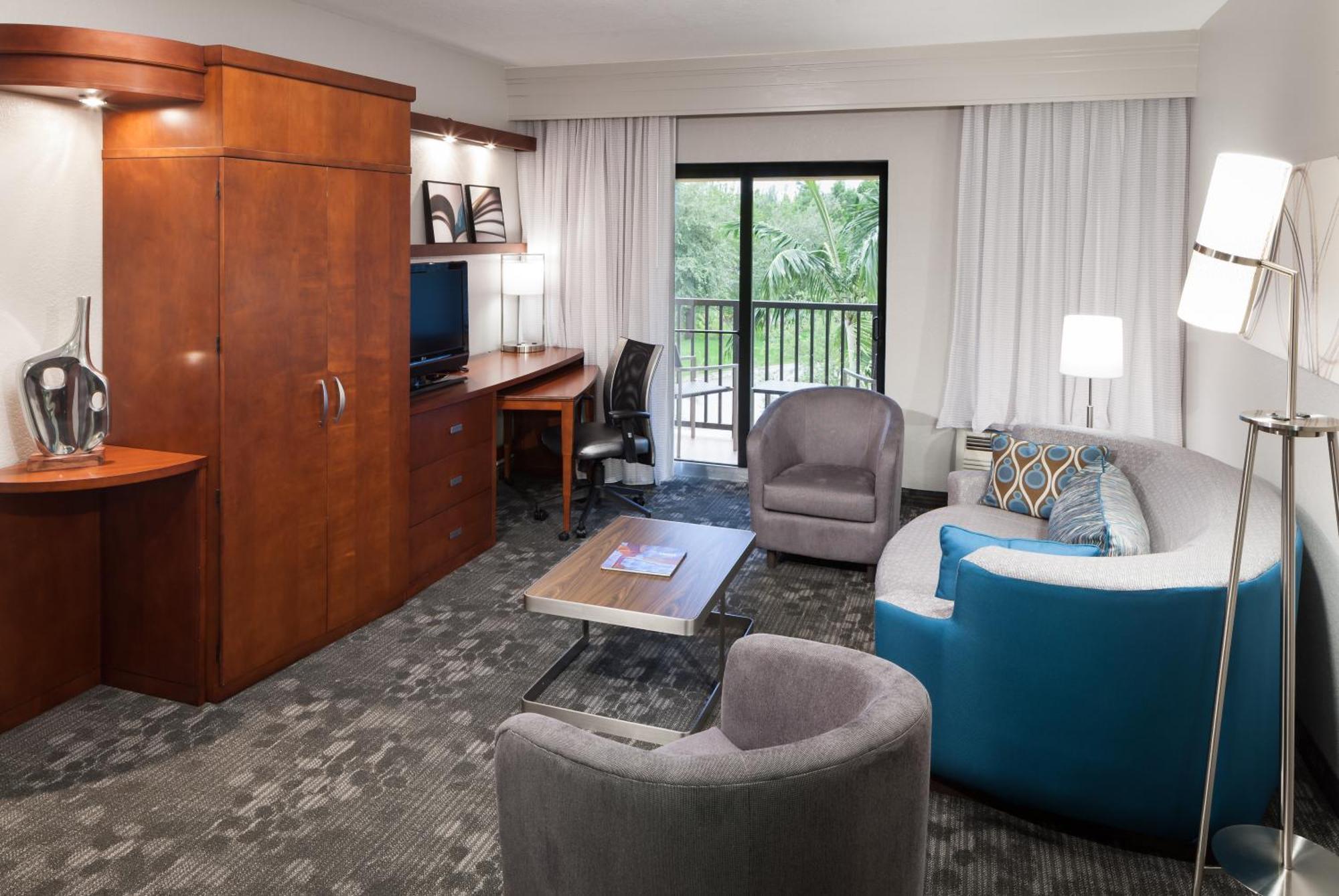 Courtyard By Marriott Miami At Dolphin Mall Sweetwater Esterno foto