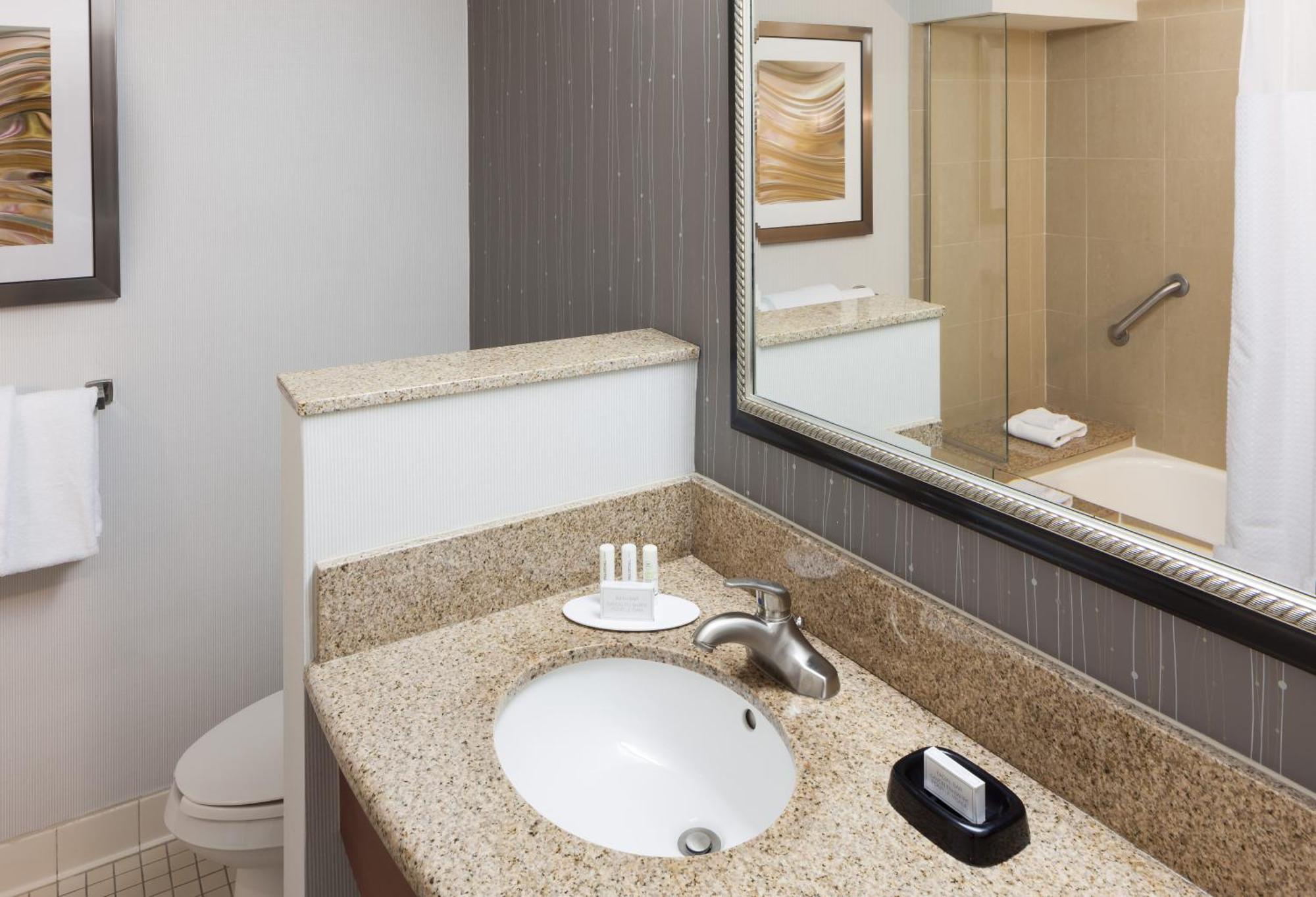 Courtyard By Marriott Miami At Dolphin Mall Sweetwater Esterno foto