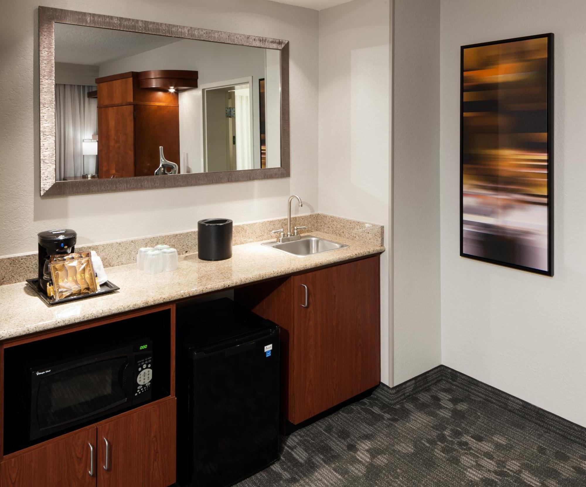 Courtyard By Marriott Miami At Dolphin Mall Sweetwater Esterno foto