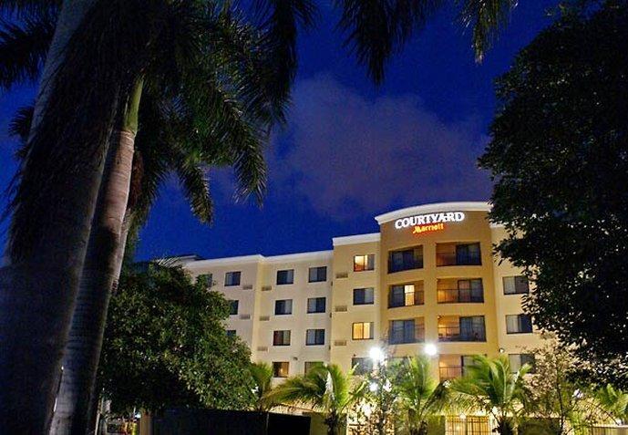 Courtyard By Marriott Miami At Dolphin Mall Sweetwater Esterno foto