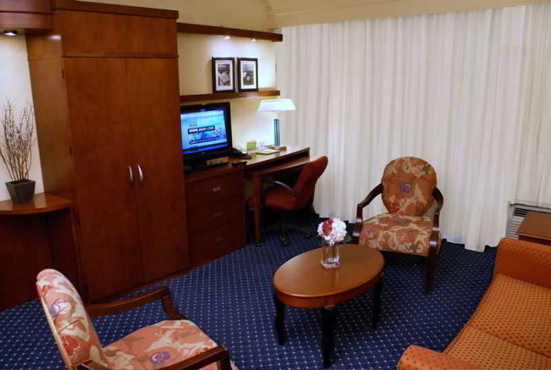 Courtyard By Marriott Miami At Dolphin Mall Sweetwater Esterno foto
